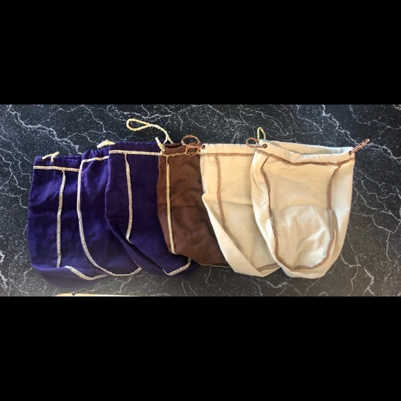 6 Crown Royal Bags…🤩 3 colors Perfect condition! - Picture 2 of 2